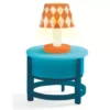 Djeco Poppenhuis LED-tafellampje 1 Djeco Poppenhuis LED-tafellampje -Djeco Speelgoed djeco poppenhuis lamp op rond tafeltje dj07830