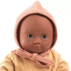 Djeco Babypop Pomea - Mimosa - 32 Cm -Djeco Speelgoed djeco babypop pomea mimosa 32 cm 3