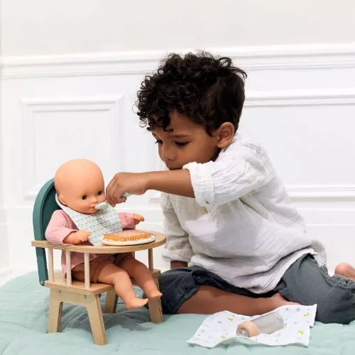 djeco poppenvoedingsset pomea - 7-delig Djeco Poppenvoedingsset Pomea - 7-delig -Djeco Speelgoed djeco poppenvoedingsset pomea2