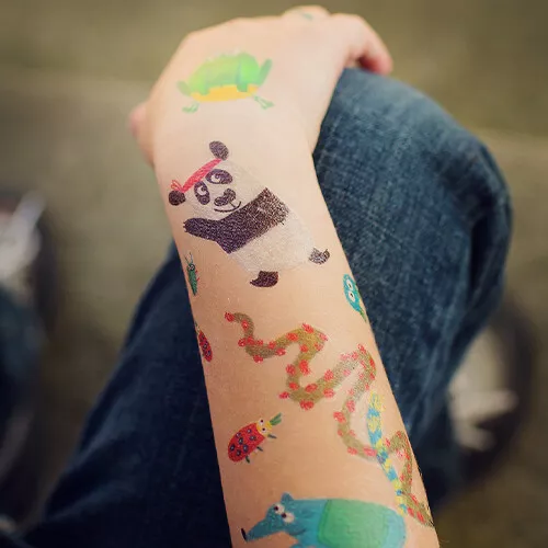 djeco tattoos - snoeten Djeco Tattoos - Snoeten -Djeco Speelgoed djeco tattoos snoeten 2